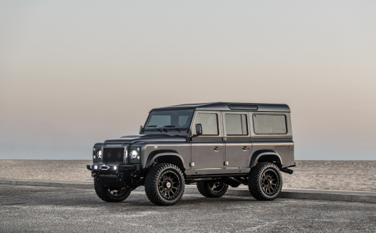 Land Rover Defender độ công suất 650 mã lực giá ngang siêu xe