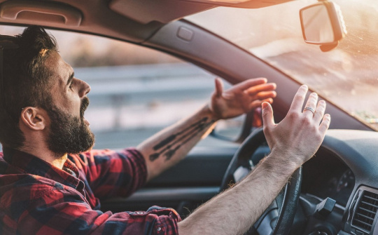 Sai lầm cơ bản người mới lái xe thường mắc phải