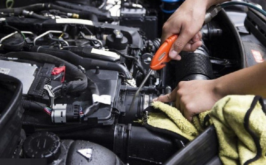 Những lưu ý khi vệ sinh khoang máy động cơ ô tô