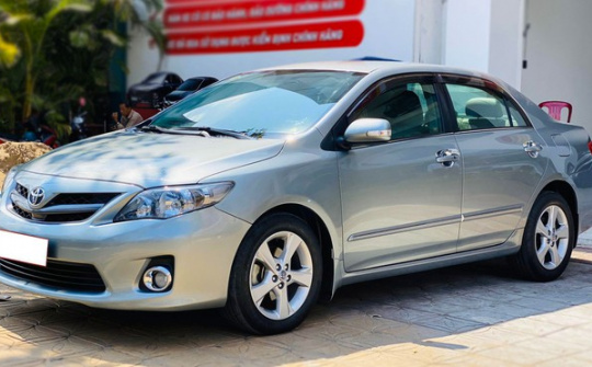 Toyota Corolla Altis đời 2010 giá bao nhiêu?