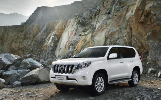 Xem các mẫu xe SUV xuất xứ châu Âu, Nhật Bản và Nga thi leo đồi tuyết