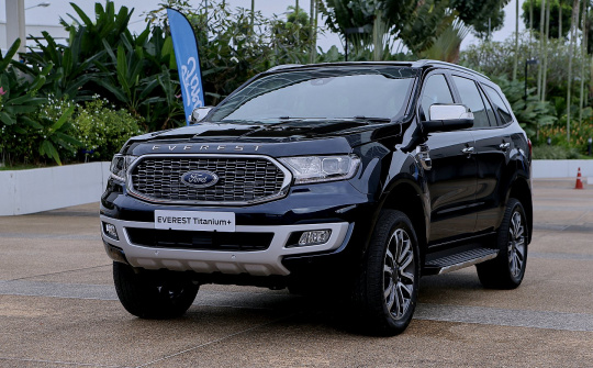 Giá xe Ford Everest giảm mạnh tại đại lý, 'cú đấm' giành doanh số tháng cuối năm 2020