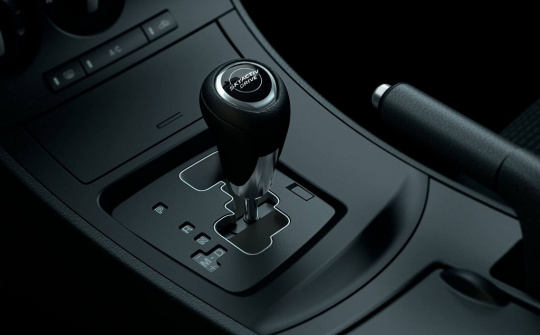 Lái xe số tự động và những sai lầm thường gặp