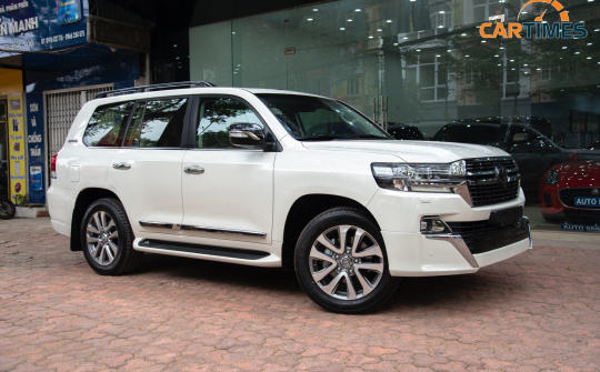 Toyota Land Cruiser VXS Executive Lounge 2021 giá hơn 6 tỷ đồng, hàng hiếm cho khách hàng Việt chơi Tết