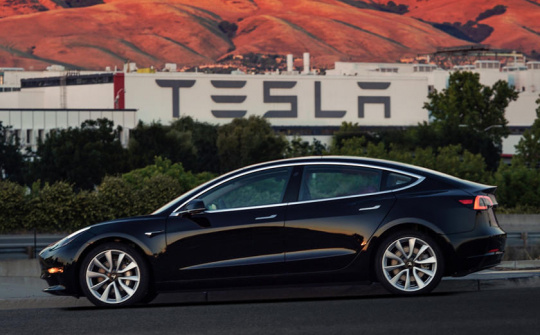 Tesla muốn sáp nhập với một thương hiệu xe hơi khác?