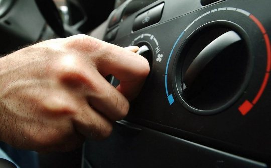 Hướng dẫn sử dụng điều hòa trong ô tô không hại sức khỏe vào mùa hè