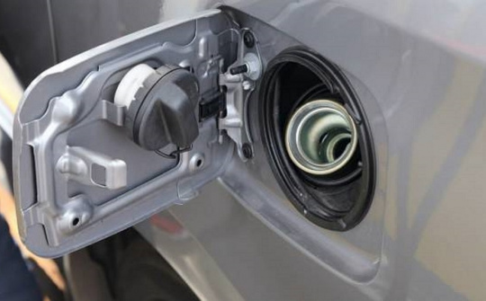 Bình xăng có nước xử lý như thế nào?