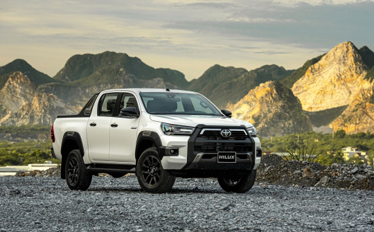 Chi tiết xe Toyota Hilux 2020 phiên bản Advanture cao nhất