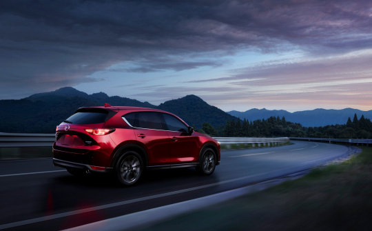 Mazda CX-5 2021 lộ diện: màn hình giải trí mới, nâng cấp hệ thống an toàn và có phiên bản carbon