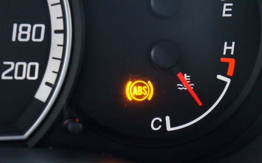 Các đèn cảnh báo trên xe ô tô thường gặp nhất
