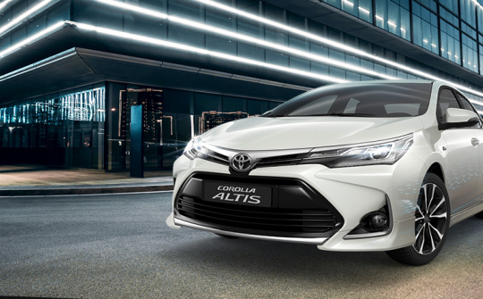 Giá lăn bánh xe Toyota Corolla Altis 2020