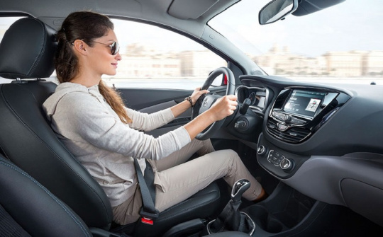 Những điều cấm kỵ nên tránh khi lái xe số sàn