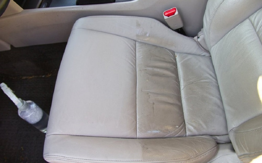 Ghế da xe ô tô và những vấn đề thường gặp