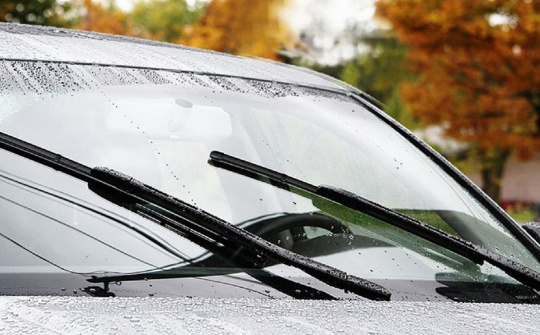 Khi nào cần thay gạt nước trên xe ô tô?