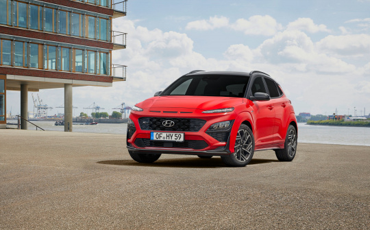 Hyundai Kona 2021 ra mắt: Thêm tuỳ chọn động cơ và an toàn, chờ ngày về Việt Nam