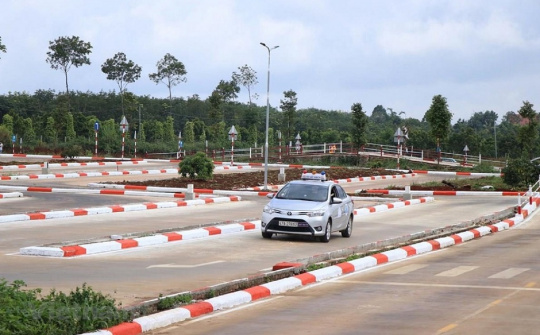 Điểm mới trong cấu trúc bài thi sát hạch giấy phép lái xe ô tô từ năm 2021