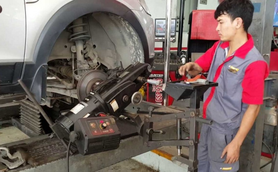 Bảo dưỡng phanh ô tô đúng cách để yên tâm đi Tết