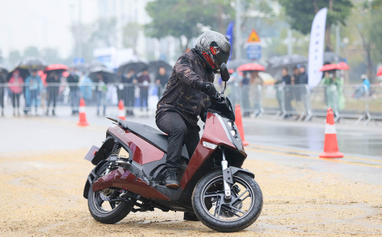 Khi xe máy điện không còn rẻ tiền tại Việt Nam