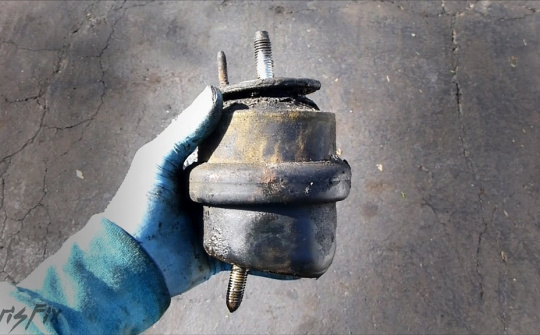 Dấu hiệu nhận biết chân máy ô tô bị hư hỏng