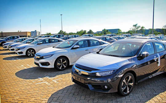 Giáp Tết, lượng ô tô nhập khẩu vào Việt Nam bất ngờ chững lại