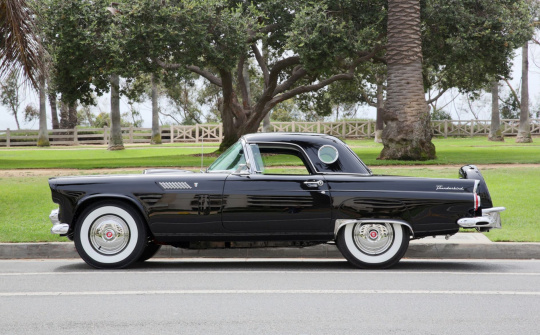 Ford đăng ký nhãn hiệu cho mẫu xe điện mới với tên gọi huyền thoại