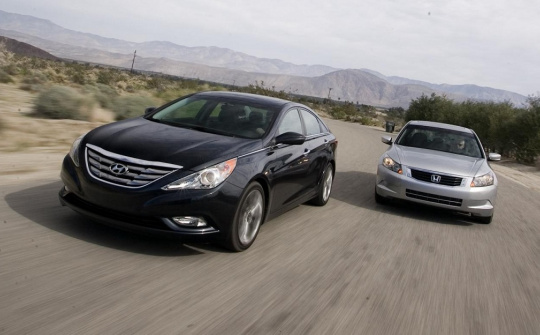 Chạy xe số sàn làm gì để không bị tắt máy?