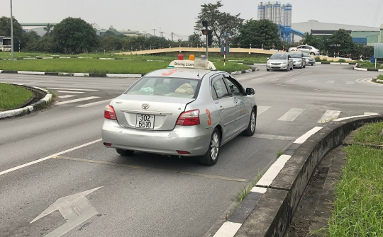 Các lỗi trừ điểm trong bài thi sát hạch lái xe sa hình