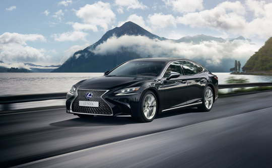 Lexus đang bán những mẫu xe nào tại thị trường Việt Nam?