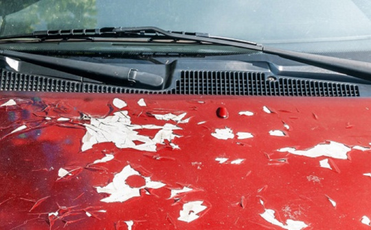 Vì sao bề mặt sơn xe ô tô bị phồng rộp?