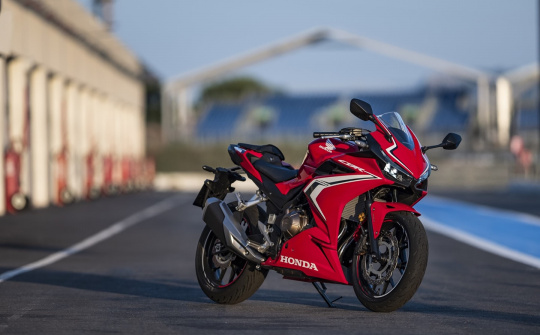 Honda Việt Nam triệu hồi hơn 300 xe phân khối lớn