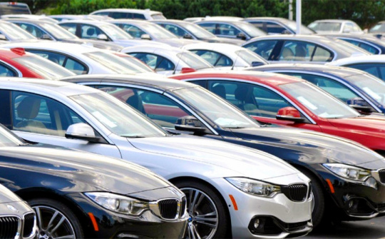 Xe nhập khẩu cũng đề xuất được giảm 50% lệ phí trước bạ