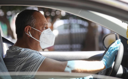 Lái xe ô tô cần trang bị những gì trong mùa dịch COVID-19?