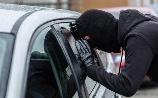 5 món đồ trên xe ô tô hay bị trộm nhất hiện nay