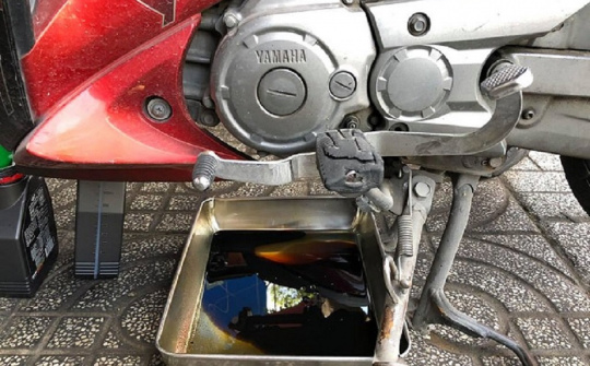 Nguyên nhân xe máy bị chảy nhớt