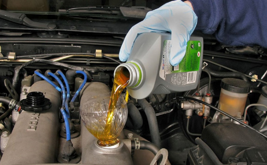 Làm thế nào để chọn đúng loại dầu nhớt cho xe hơi