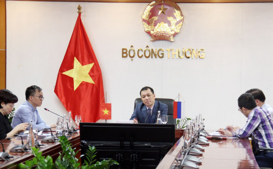 Việt Nam - Liên bang Nga thúc đẩy hợp tác trong lĩnh vực sản xuất ô tô