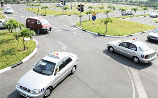 Bí quyết giữ vững tâm lý khi thi sát hạch lái xe ô tô