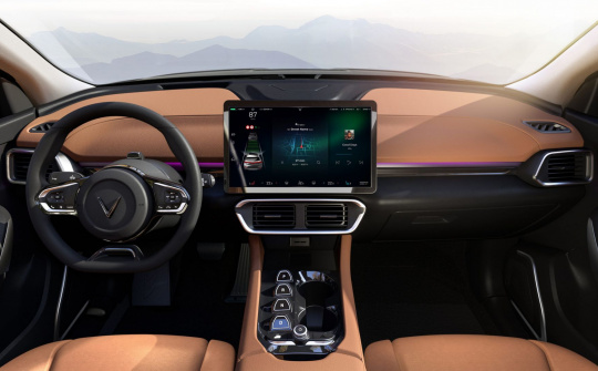 Mang "iPad Pro" lên VF e35-e36, Vinfast có ưu ái Mỹ hơn Việt Nam?