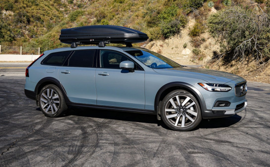 Volvo V90 Cross Country – “Kẻ ngược đường kiên nhẫn”