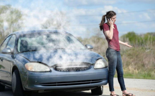 Những tình huống khẩn cấp khi lái xe ôtô và cách xử lý