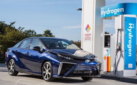 Vì sao Toyota không thành công với xe chạy nhiên liệu hydro?