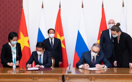 Việt Nam sẽ hợp tác sản xuất ô tô với Nga