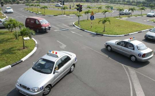 Dịch Covid-19: Dừng dạy, sát hạch lái xe trên cả nước