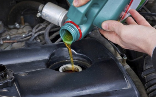 Tại sao cần phải thay nhớt cho xe ô tô?