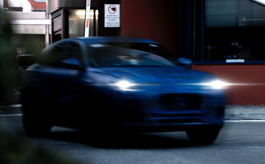 Maserati vén màn mẫu xe SUV hoàn toàn mới