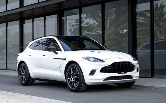 Aston Martin DBX đầu tiên tại Việt Nam lộ diện, thêm lựa chọn cho giới nhà giàu Việt