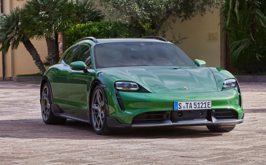Porsche ra mắt biến thể Taycan Cross Turismo