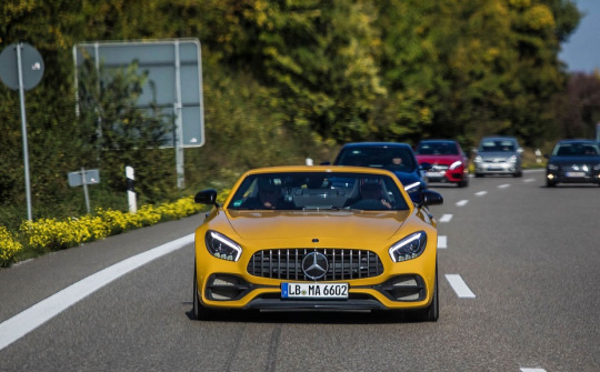 Quy định về giao thông trên đường cao tốc Việt Nam