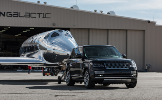 Land Rover gia hạn hợp tác toàn cầu với Virgin Galactic