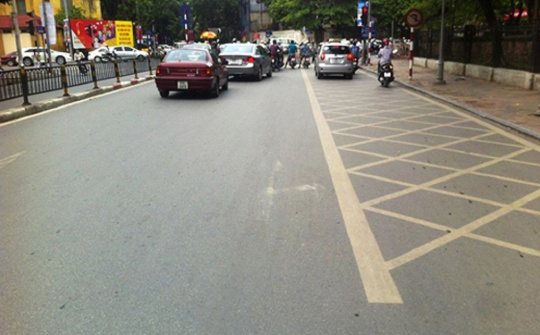 Hiểu vạch kẻ đường mắt võng thế nào để không bị phạt oan?